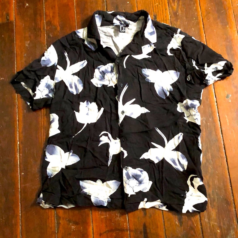 Men’s Button-Up.